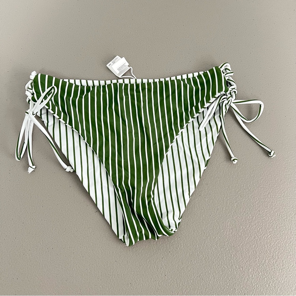 Cupshe Striped Reversible Bikini Bottom Swimsuit Set NWT Size Medium Green White - Picture 4 of 12